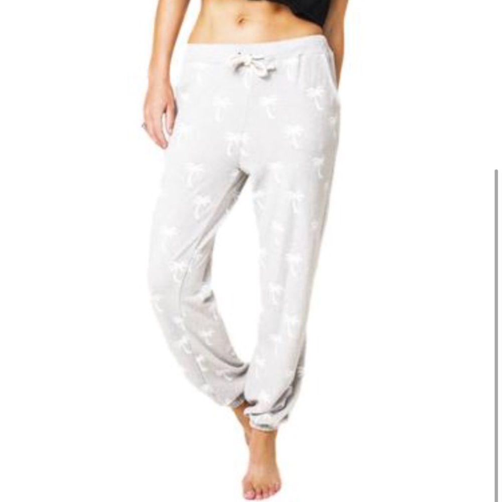 Tasi Malibu sweats